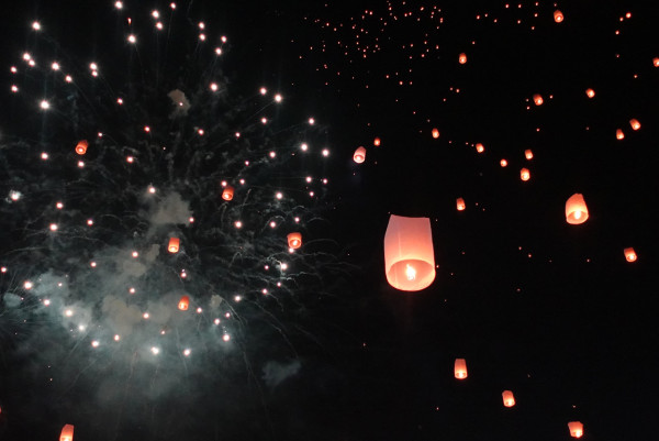 泰國水燈節｜11月必去清邁天燈節  日期／門票／交通／包車接送 