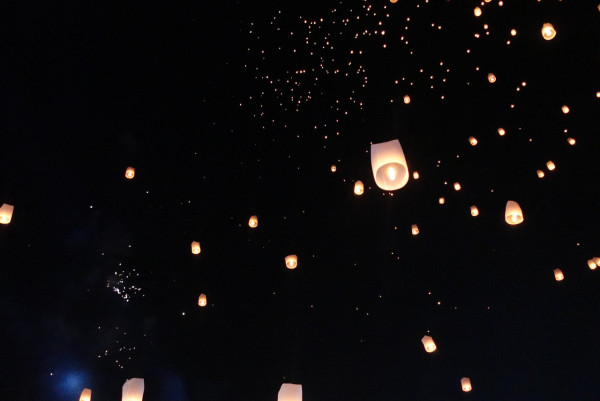 泰國水燈節｜11月必去清邁天燈節  日期／門票／交通／包車接送 