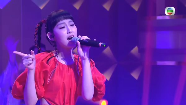 Gigi炎明熹韓國曬海量旅行靚相!多角度素顏自拍獲讚「零死角美女」