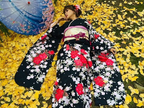 小提琴家跟團遊沖繩住酒店中伏 自嘲似工人房 網友：加錢同導遊換房 