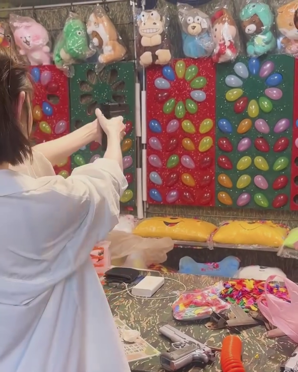 Edan林明禎台灣夜市行街被斷正？ 戀情疑曝光 網友反應兩極 