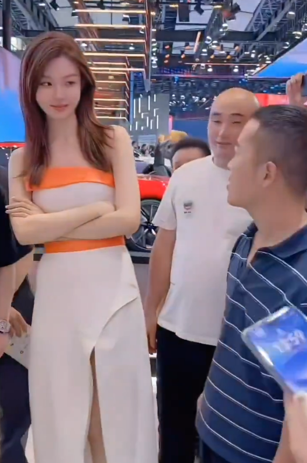 百萬網紅遊菲律賓被賣豬仔？現身柬埔寨娛樂場所當小姐 網民：人渣集團 