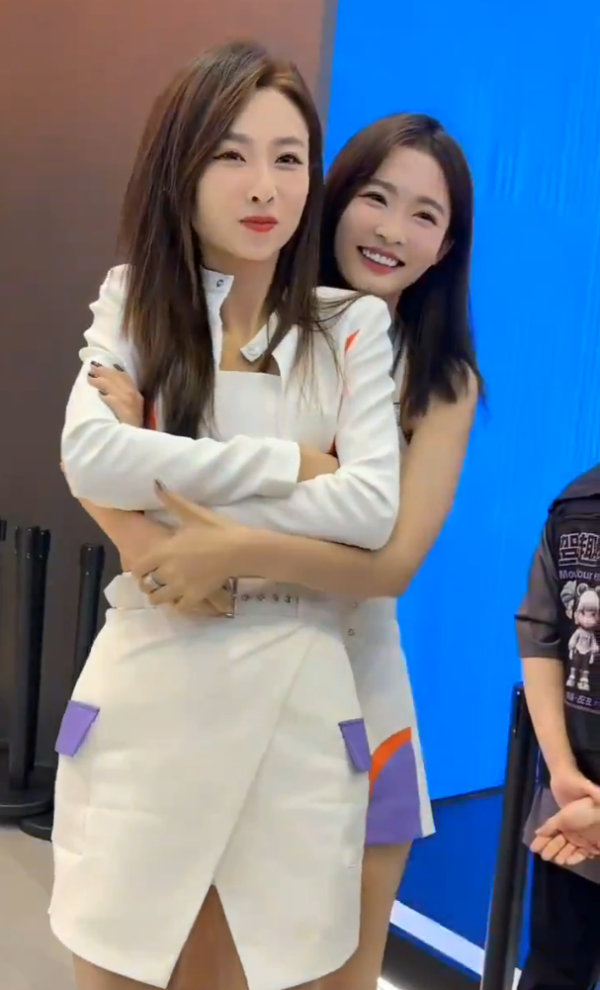 百萬網紅遊菲律賓被賣豬仔？現身柬埔寨娛樂場所當小姐 網民：人渣集團 