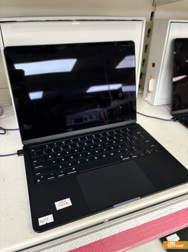 荃灣豐澤特賣場開倉！Macbook/電視/掃地機器人減價低至$100