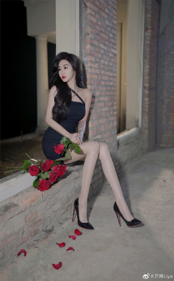 百萬網紅遊菲律賓被賣豬仔？現身柬埔寨娛樂場所當小姐 網民：人渣集團 