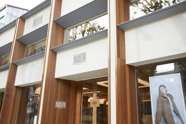 銅鑼灣變「港版聖水洞」?週末人龍逼爆波斯富街!GD愛牌/Stand Oil進駐 網民:唔使飛韓國