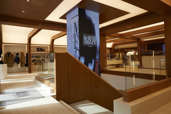 銅鑼灣變「港版聖水洞」？週末人龍逼爆波斯富街！GD愛牌/Stand Oil進駐 網民：唔使飛韓國