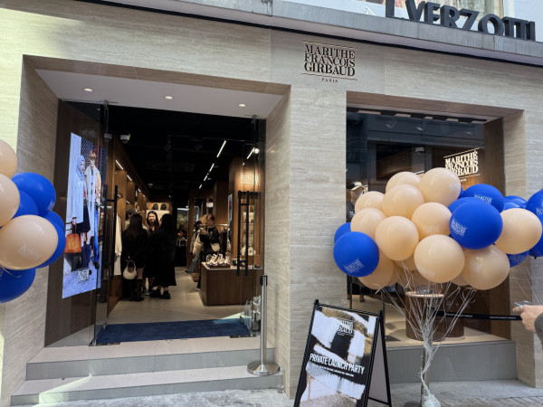 銅鑼灣變「港版聖水洞」？週末人龍逼爆波斯富街！GD愛牌/Stand Oil進駐 網民：唔使飛韓國