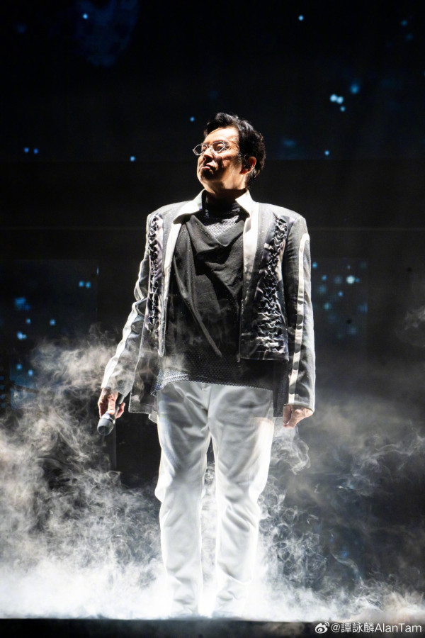 74歲譚詠麟因病延期惠州演唱會 拍片狂咳致歉：會努力調理好身體 