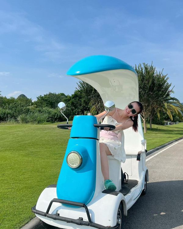 楊洛婷與老公巴黎鐵塔下浪漫留影 重穿十年前婚禮晚裝 身材依然弗爆 