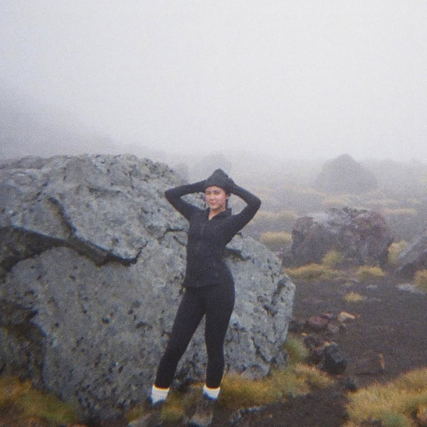 聲夢小花姚焯菲素顏遊紐西蘭清瘦不少! 身形曾一度暴漲 現重回顏值顛峰