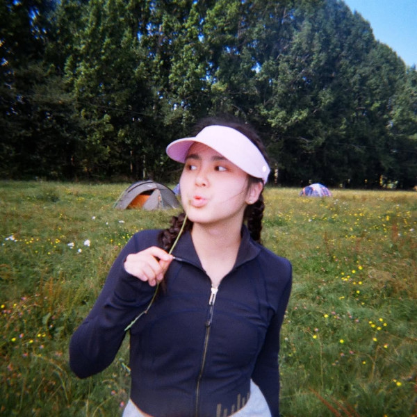 聲夢小花姚焯菲素顏遊紐西蘭清瘦不少! 身形曾一度暴漲 現重回顏值顛峰