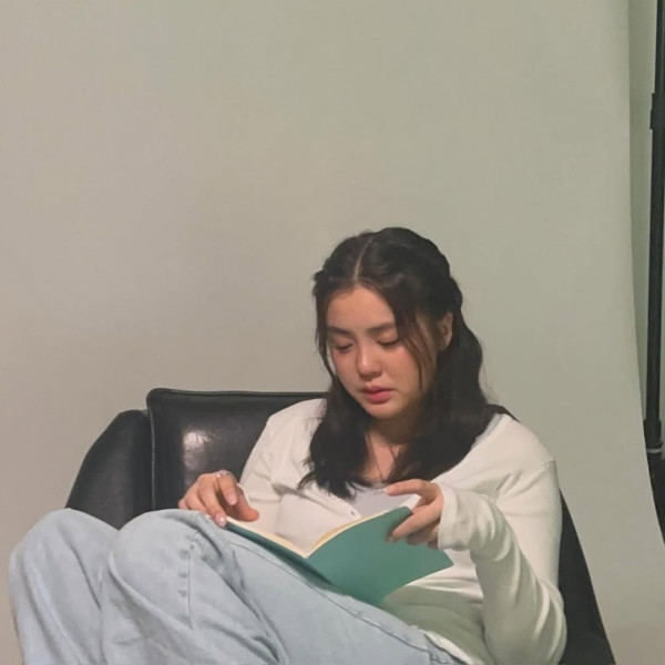 聲夢小花姚焯菲素顏遊紐西蘭清瘦不少! 身形曾一度暴漲 現重回顏值顛峰