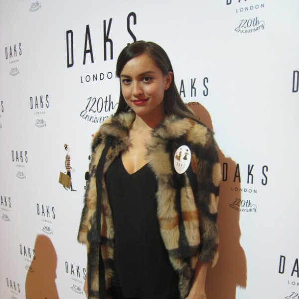 Mandy Lieu激罕返港避開「洗米嫂」飛英國！疑現身九龍灣晒黑絲長腿 網民揭時間點太敏感