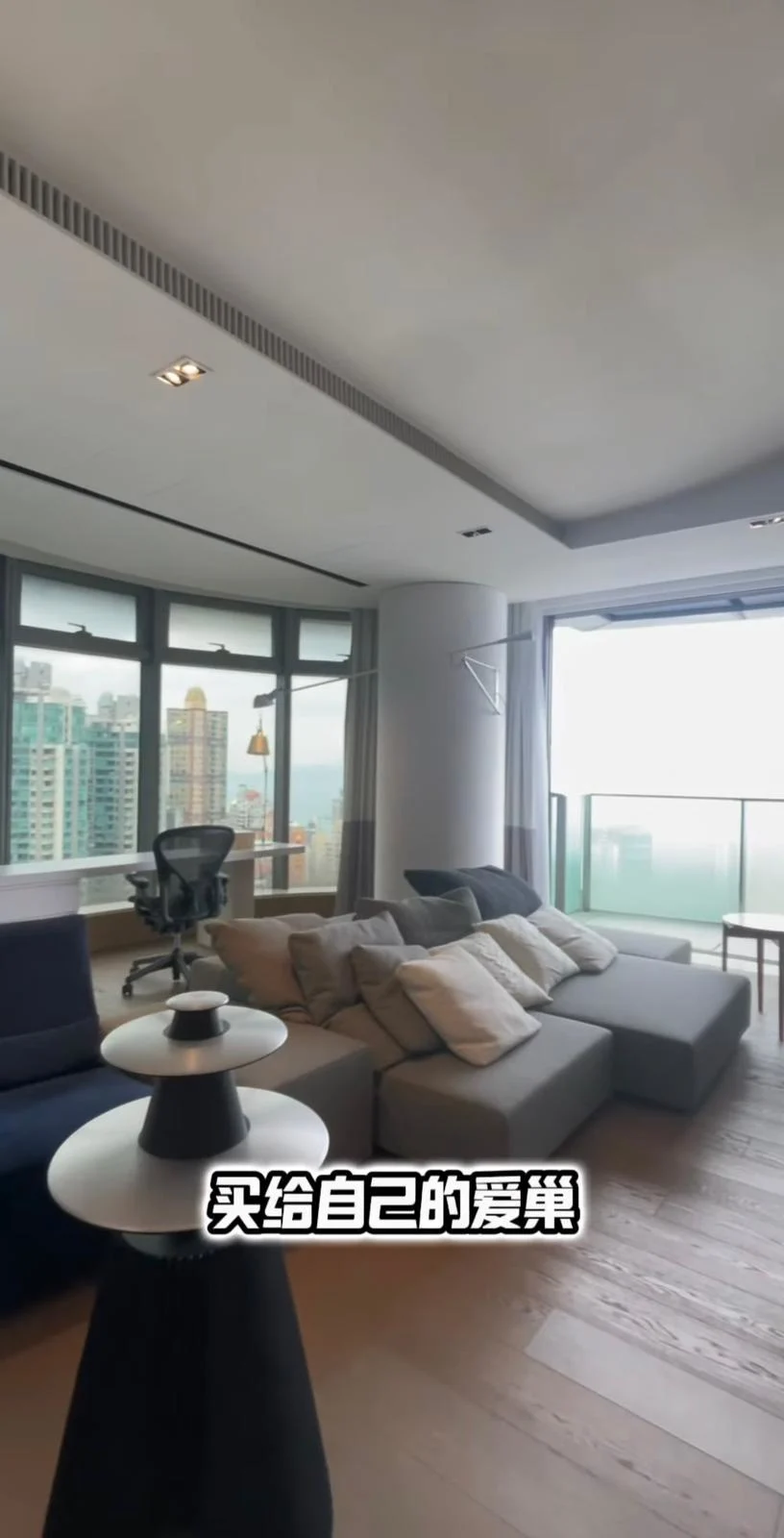 Mandy Lieu英國生圖曝光！搬離億萬豪宅 樸素打扮零化妝狀態驚人 