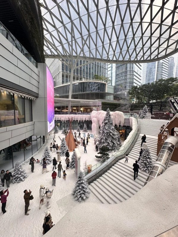 深圳萬象前海聖誕佈置（圖片來源：小紅書@彭彭同學）