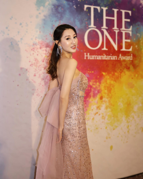 何艷娟現身港大法律系晚宴