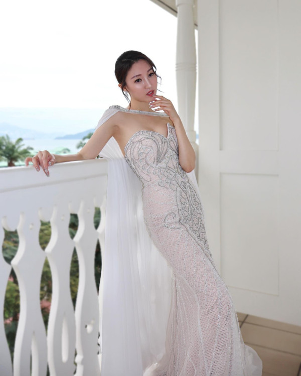 知性美被網民大讚：估唔到！