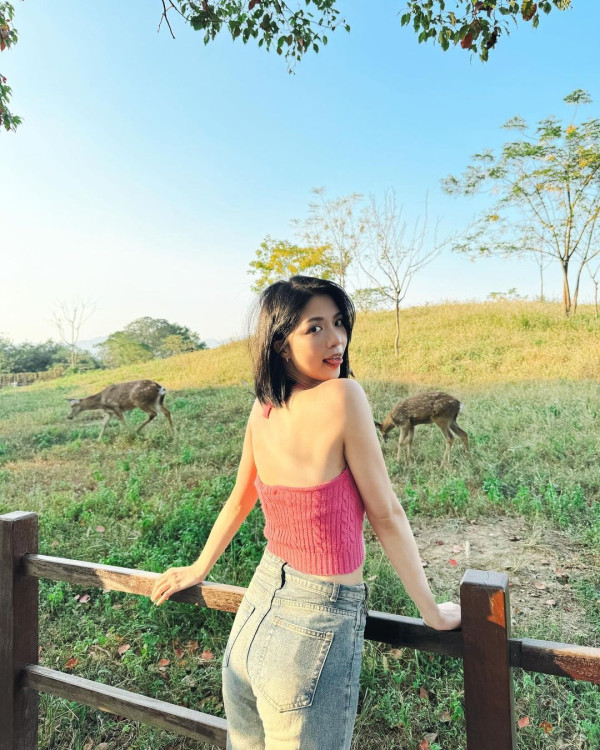 罕見性感被網民大讚：過分辣！