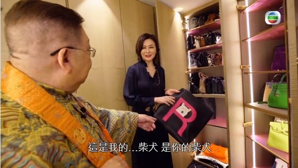 楊洛婷與老公巴黎鐵塔下浪漫留影 重穿十年前婚禮晚裝 身材依然弗爆 