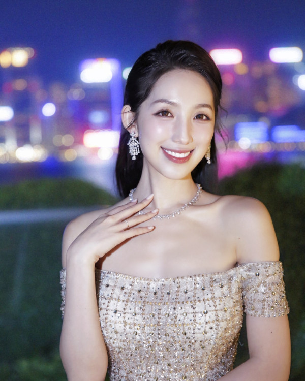 海兒與索爆閨蜜互嘴嘆下午茶