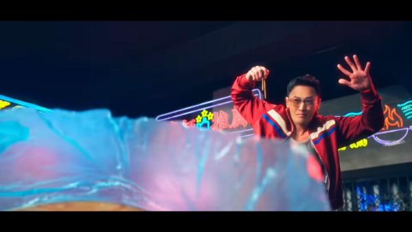 林峯廣告板變「港版心齋橋」打卡位？網民笑言：飛鷹爪媲美「固力果跑跑人」 