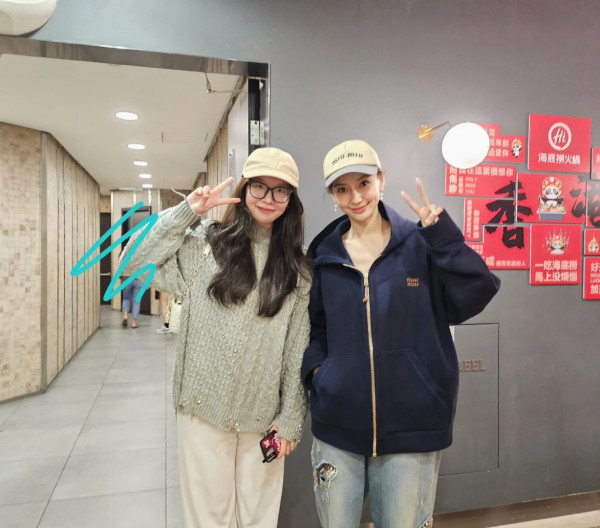 食海底撈巧遇Angelababy 親民舉V合照 意外曝35歲真實容貌 