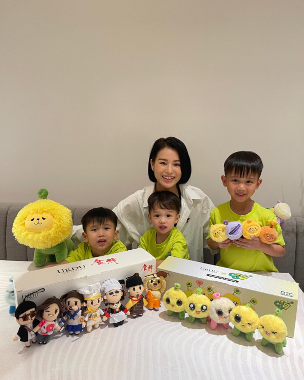 胡杏兒3子客廳打功夫