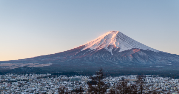 日本靜岡縣計劃收取富士山「入山費」 擬三種收費方案最平3000日圓起 
