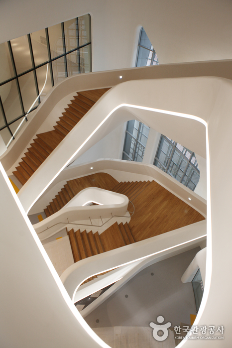 東大門設計廣場 DDP（圖片來源：韓國觀光公社）