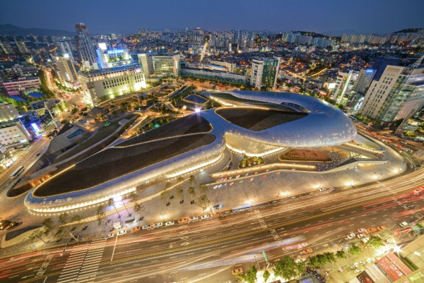 東大門設計廣場 DDP（圖片來源：韓國觀光公社）