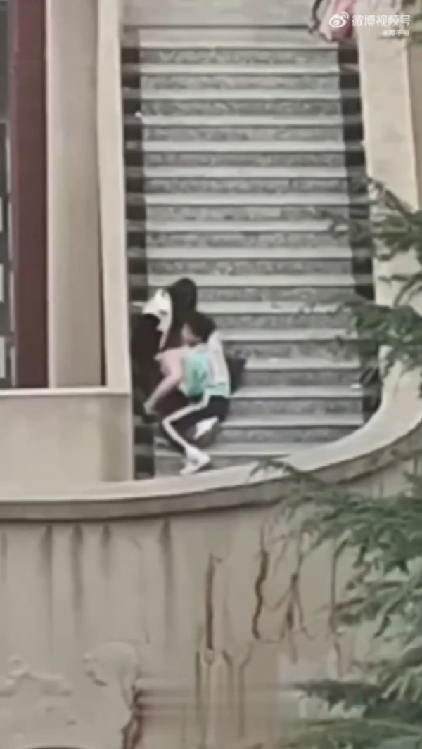 芭提雅沙灘驚現活春宮 中國男與泰女吵架後 以「肉搏」大和解