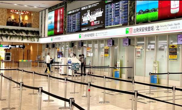 遊日注意！福岡機場候機期間驚爆偷竊 旅客目擊兩女「當面偷推行李」事後咁狡辯！ 