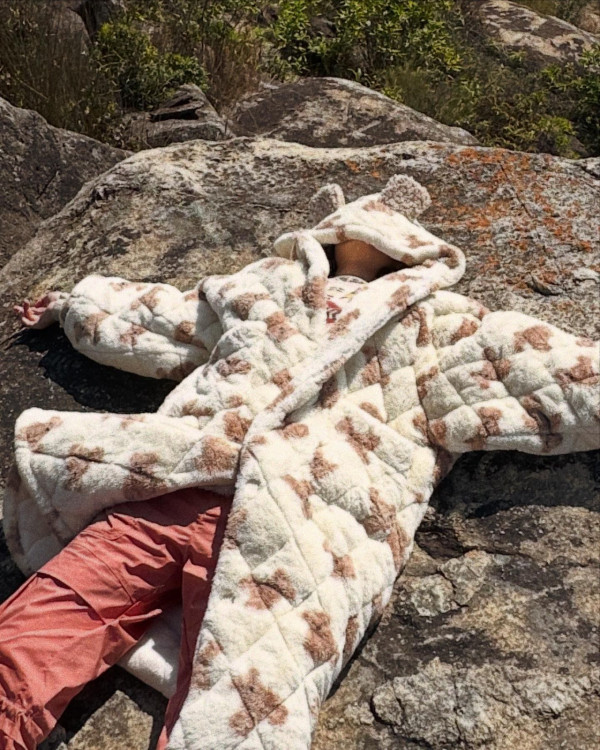 Gigi炎明熹韓國曬海量旅行靚相!多角度素顏自拍獲讚「零死角美女」