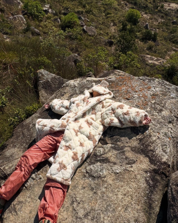 Gigi炎明熹韓國曬海量旅行靚相!多角度素顏自拍獲讚「零死角美女」