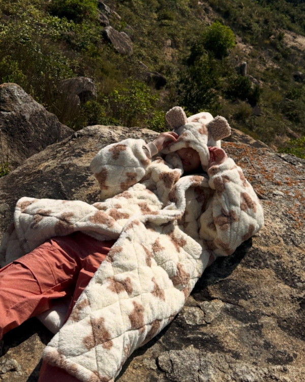 Gigi炎明熹韓國曬海量旅行靚相!多角度素顏自拍獲讚「零死角美女」