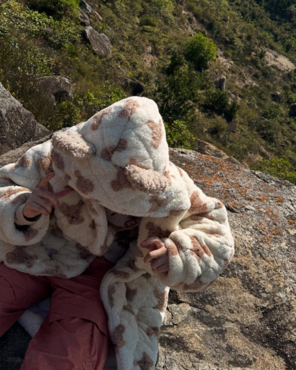 Gigi炎明熹韓國曬海量旅行靚相!多角度素顏自拍獲讚「零死角美女」