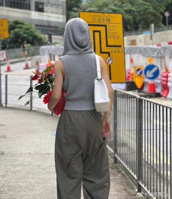 Gigi炎明熹韓國曬海量旅行靚相!多角度素顏自拍獲讚「零死角美女」