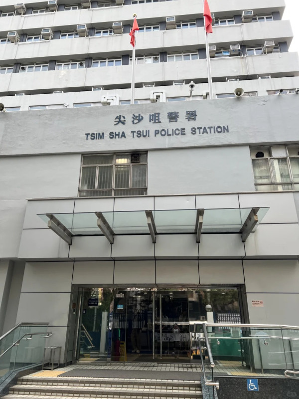 內地客1原因突被全港通緝 過關遭拘留兼戴上牢具 網民：太慘了 