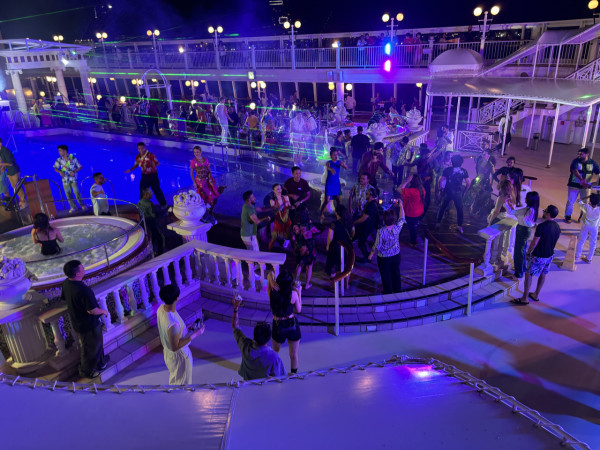 名勝世界壹號郵輪杜拜啟航！ 三種航程/房型/船上娛樂設施 