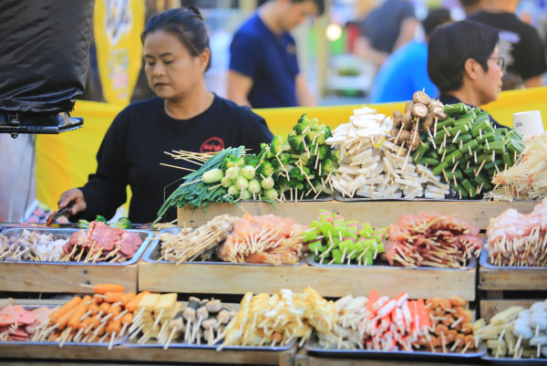 清邁自由行2026|清邁逾20景點必去:坐熱氣球、逛市集夜市、歎米芝蓮咖哩麵