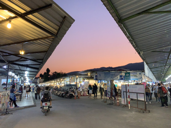 清邁自由行2026|清邁逾20景點必去:坐熱氣球、逛市集夜市、歎米芝蓮咖哩麵