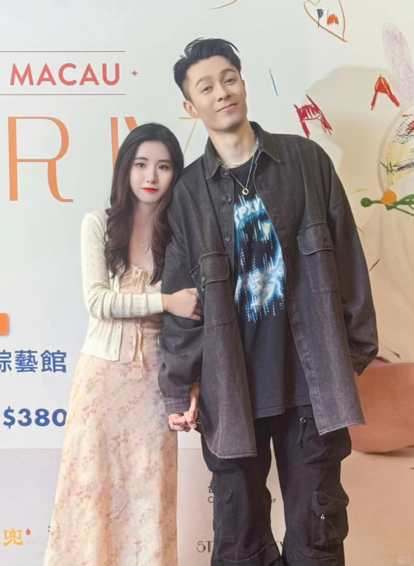 TVB一線小生袁偉豪被內地女貼身告白 霸氣回應輕鬆化解 網民大讚：好男人 