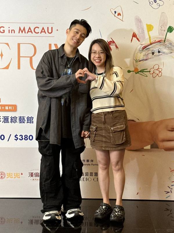 TVB一線小生袁偉豪被內地女貼身告白 霸氣回應輕鬆化解 網民大讚：好男人 