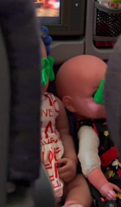 美女搭飛機被逼全程抱陌生嬰兒 洗2.3萬港元買機票 航空公司懶理投訴