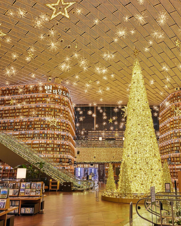 COEX 星空圖書館（圖片來源：IG@starfield.library）