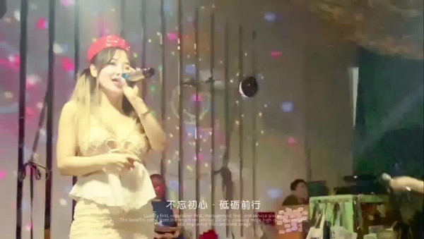 「屯門娜娜」宣布誕下兒子 曾與Happy伯屯門公園勁歌熱舞成熱話