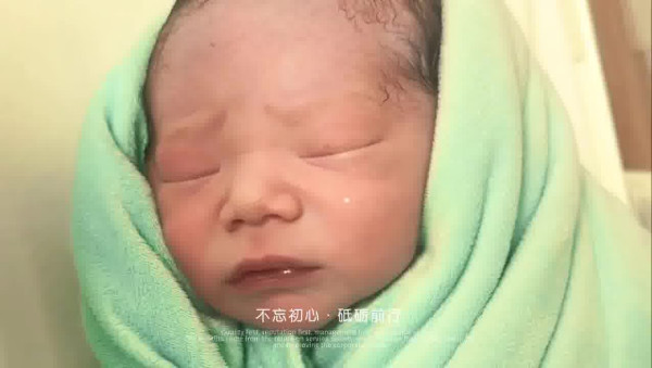 「屯門娜娜」宣布誕下兒子 曾與Happy伯屯門公園勁歌熱舞成熱話