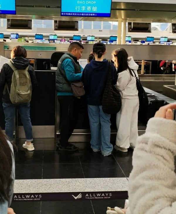 Gigi炎明熹韓國曬海量旅行靚相!多角度素顏自拍獲讚「零死角美女」