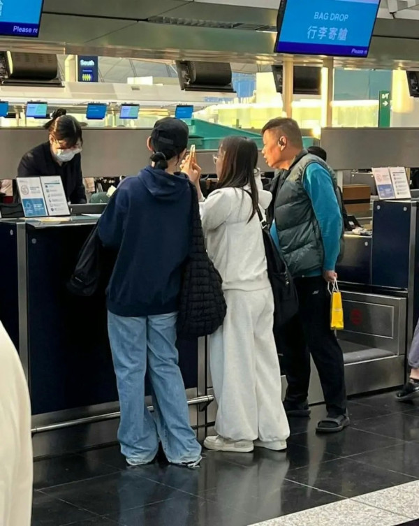 Gigi炎明熹韓國曬海量旅行靚相!多角度素顏自拍獲讚「零死角美女」